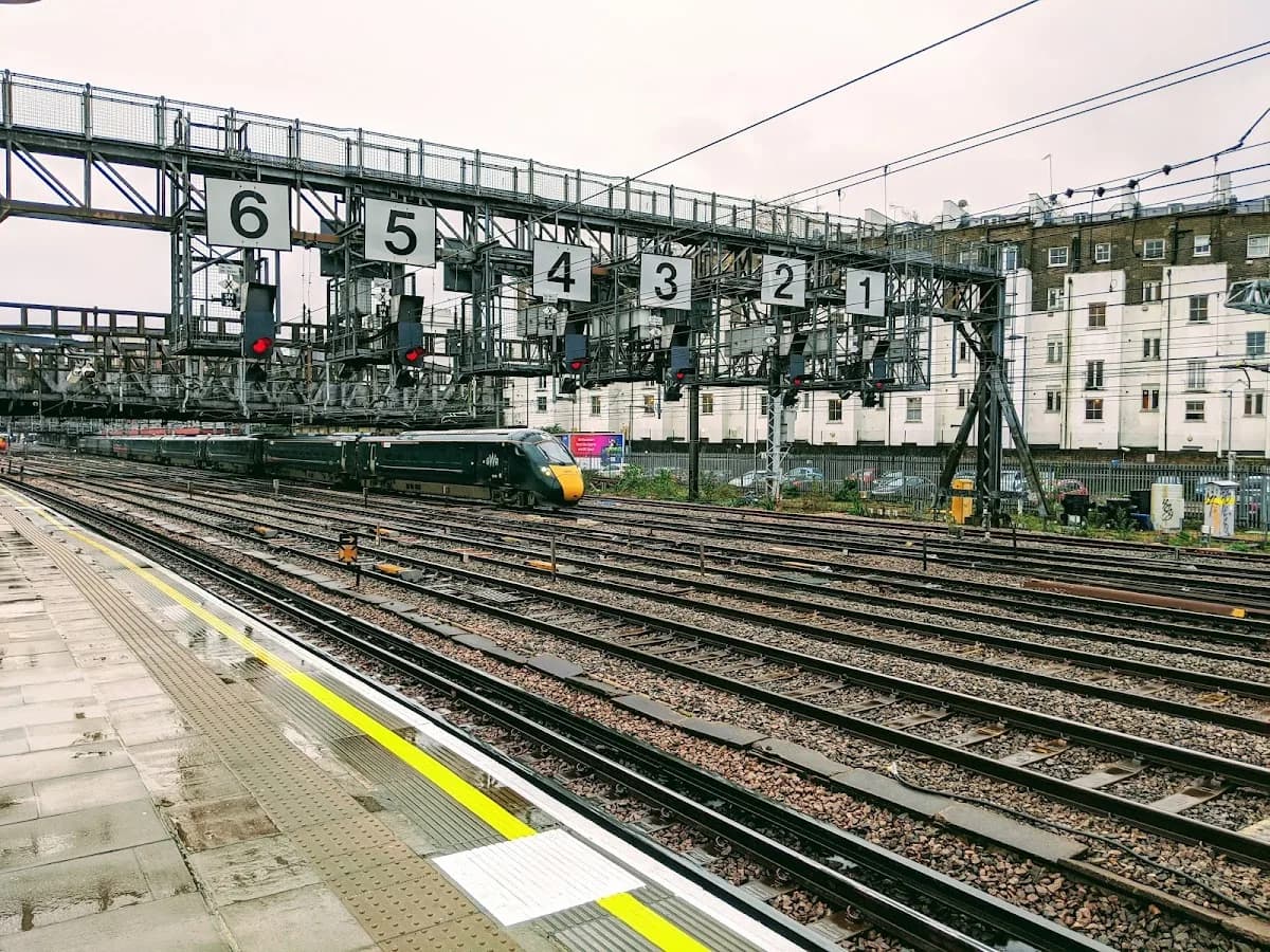 Royal Oak Station photo 1