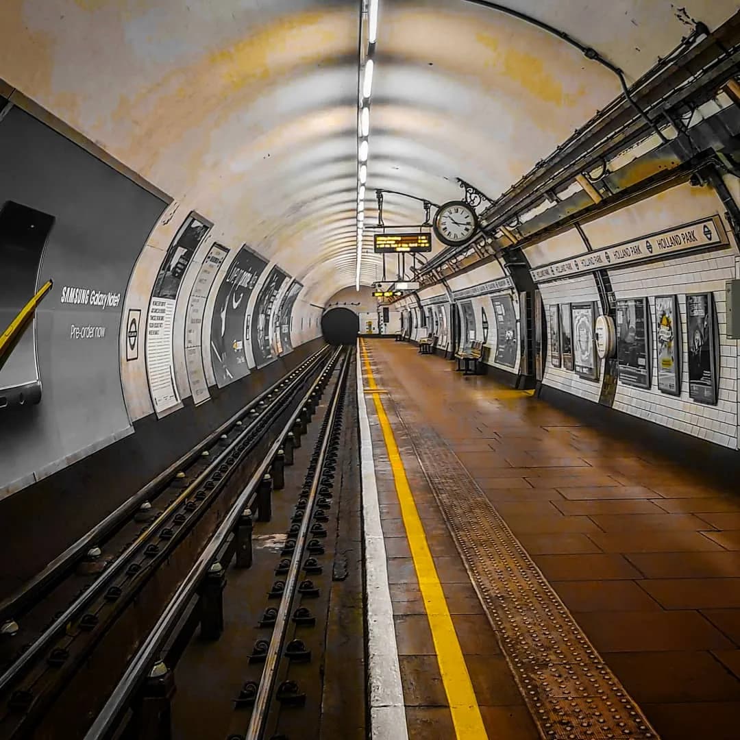 Holland Park Station
